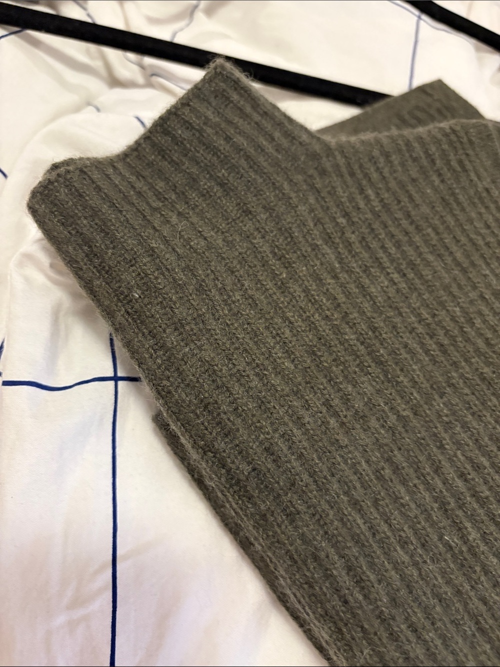 Skull Cashmere Mockneck Hi Low Vest Top Sleeveless - Picture 12 of 13